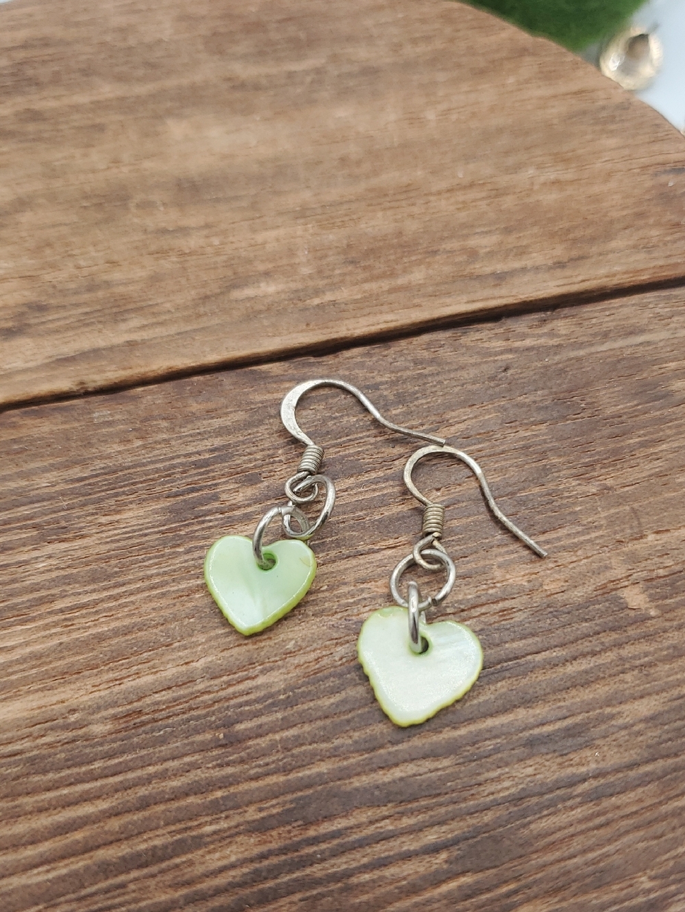 Mother Of Pearl Green Heart Drop Earrings - Delicate Women’s Jewelry E1114